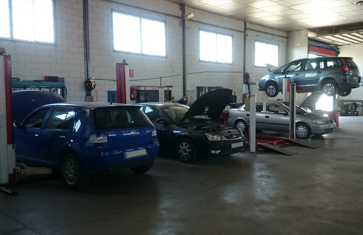 Servicio de taller - GRÚAS Y TALLERES SAN ANTÓN PINARAUTO