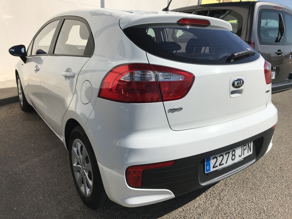 KIA RIO 1.1 DIESEL CONCEPT - GRÚAS Y TALLERES SAN ANTÓN PINARAUTO