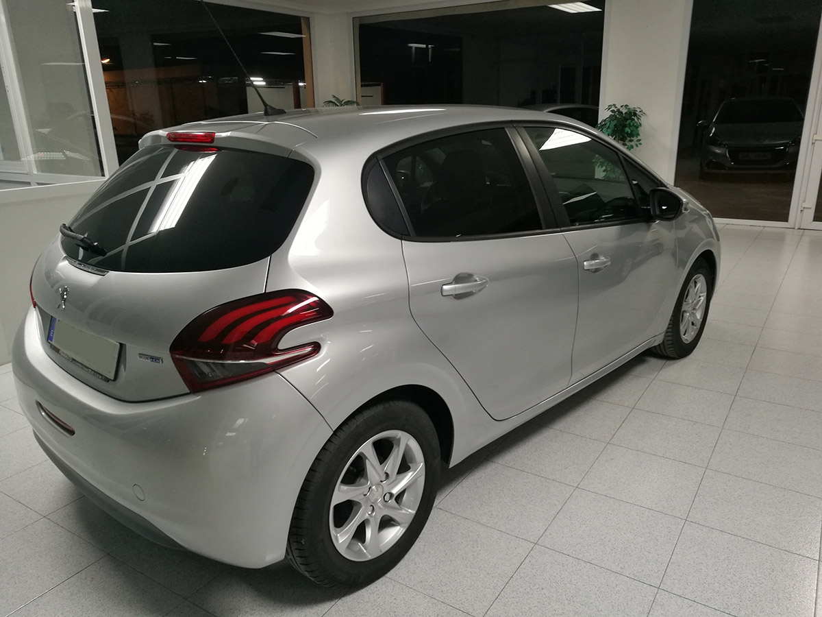 Peugeot 208 1.6 BlueHDI  - GRÚAS Y TALLERES SAN ANTÓN PINARAUTO