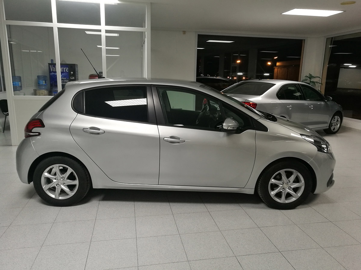 Peugeot 208 1.6 BlueHDI  - GRÚAS Y TALLERES SAN ANTÓN PINARAUTO